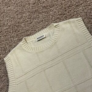 Vintage Knitmakers Cream Ivory Grid Pattern Sweater Vest Made in‎ USA Crew Neck